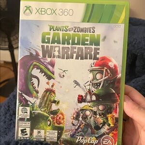 Plants vs. Zombies: Garden Warfare for Xbox 360 - Green Case